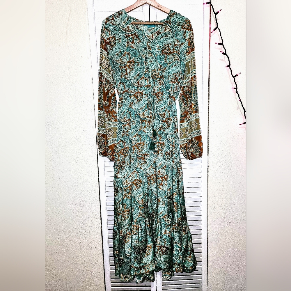 INDIA TOWN size M/L Long Sleeve Button Front Tassled Ruffled Green Paisley Maxi